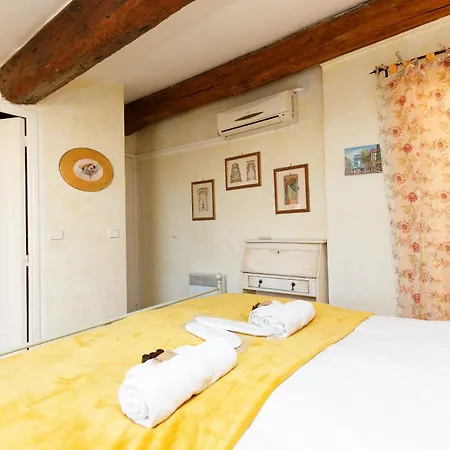 De Sophie Yourhosthelper Apartment *